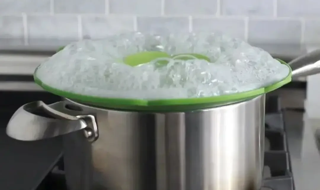 Крышка-невыкипайка силиконовая Spill Stopper LID