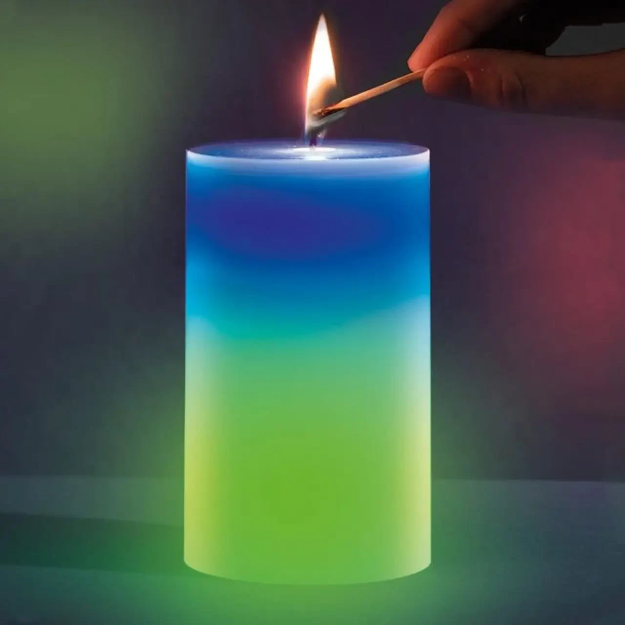 Декоративна воскова свічка з ефектом полум'я і LED-підсвіткою Candles magic 7 кольорів RGB