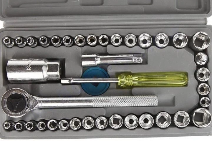 Набор инструментов из 40 предметов в кейсе для гаража и СТО M-106 Grey