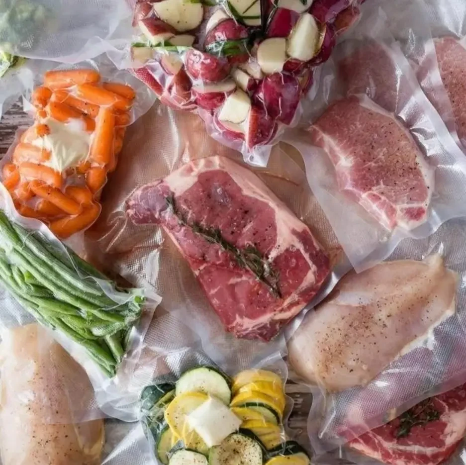 Вакуумні пакети для вакууматора 30х500 см у рулоні харчові для зберігання їжі продуктів