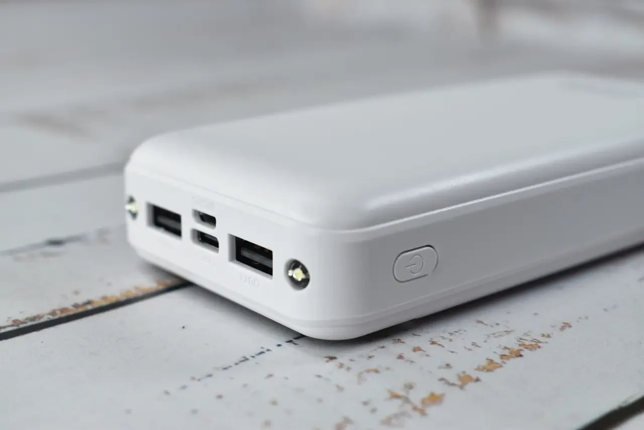 Power Bank Smart Intelligent Fast Charging KJ-P16 зарядное устройство 50000mAh Белый