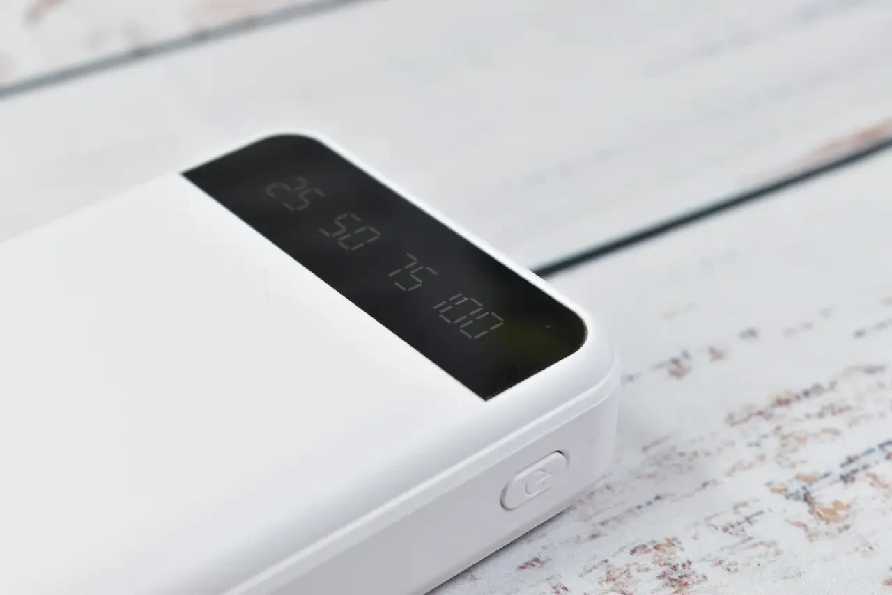 Power Bank Smart Intelligent Fast Charging KJ-P16 зарядное устройство 50000mAh Белый