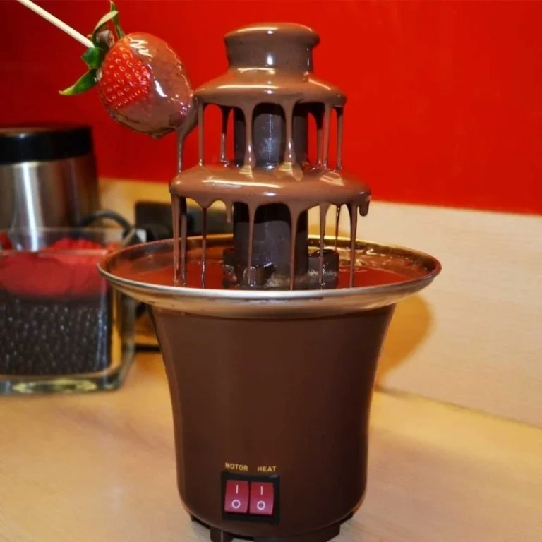 УЦЕНКА! Шоколадный фонтан мини Фондю Mini Chocolate Fondue Fountain (Надбито горлышко,нет упаковки 2071)