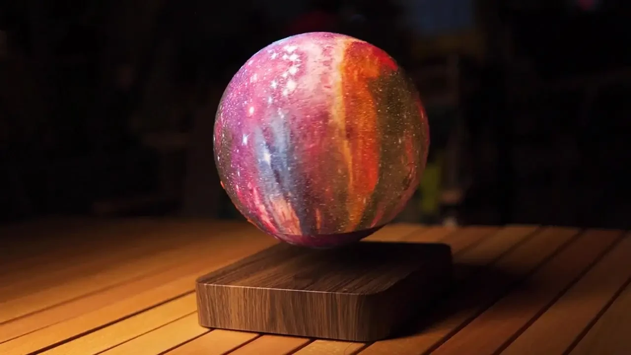 Настольный магнитный 3D светильник-ночник 14 см с сенсорным управлением Magnetic Moon Lightt Model 1