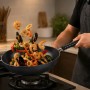 Сковорода Wok 30 см Benson (26X-285) алюмінієва з антипригарним покриттям, ручка на клепках, для всіх різновидів плит та індукції